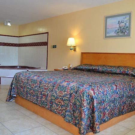 Deluxe Inn And Suites Weslaco Dış mekan fotoğraf